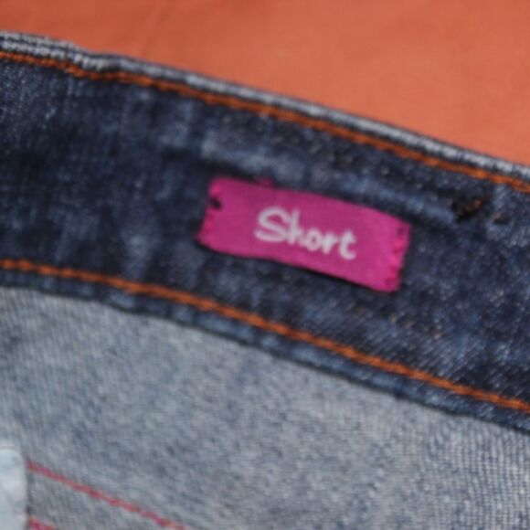 VIGOSS Jean  Bermuda Short Women Size 32 - Picture 7 of 12